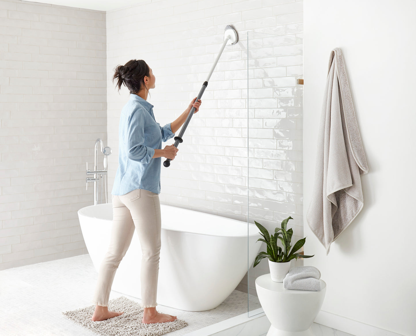Tub and Tile Cleaning Attachment with Microfiber Pad incl joint LE